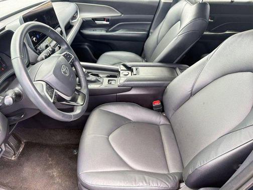 Blueprint 2025 Toyota Grand Highlander XLE