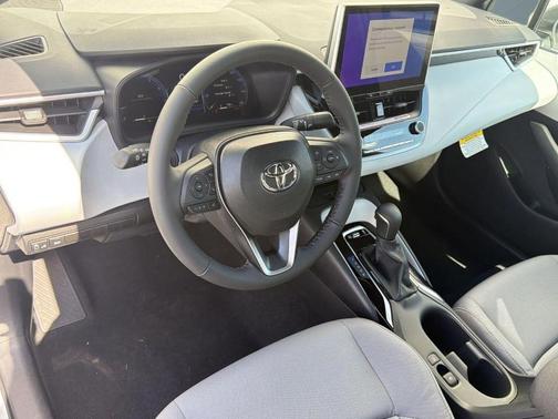 Ice Cap 2026 Toyota Corolla SE