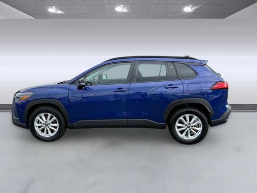 2025 Toyota Corolla Cross LE