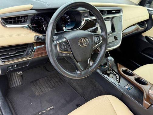2014 Toyota Avalon XLE