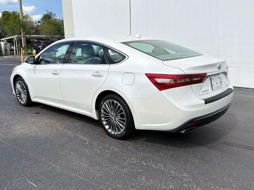 Blizzard Pearl 2016 Toyota Avalon Limited