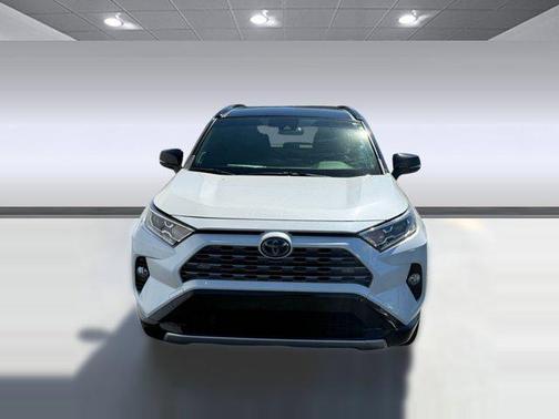 2020 Toyota RAV4 Hybrid SE