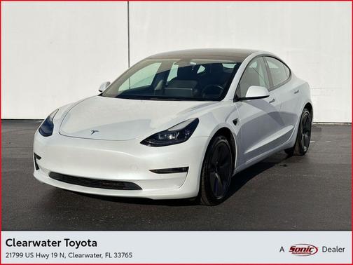 Pearl White Multi-Coat 2022 Tesla Model 3 Long Range
