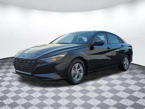 Phantom Black 2022 Hyundai ELANTRA SE