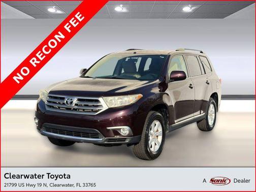 Purple 2013 Toyota Highlander SE
