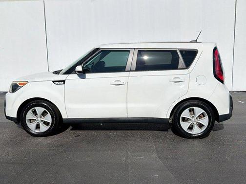 Clear White 2016 Kia Soul Base