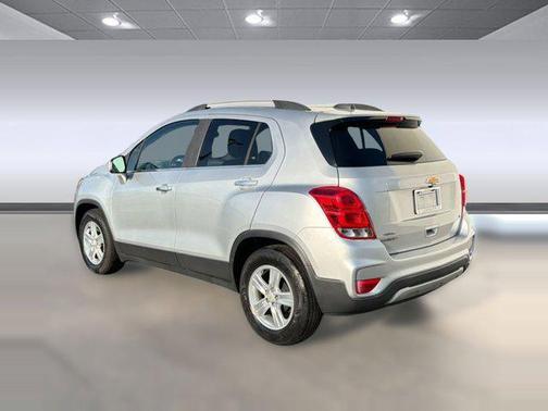 Silver Ice Metallic 2019 Chevrolet Trax LT
