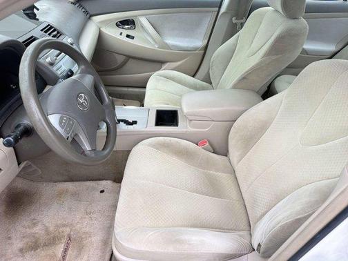 Super White 2008 Toyota Camry LE