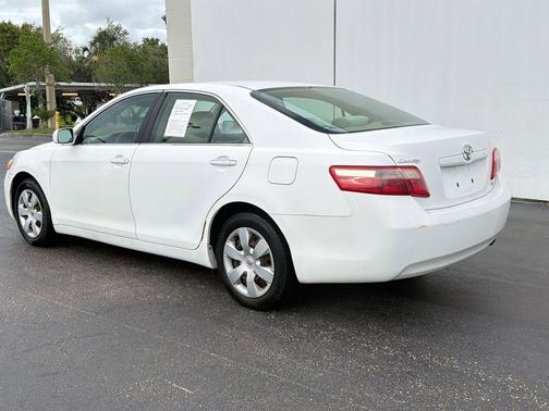 Super White 2008 Toyota Camry LE