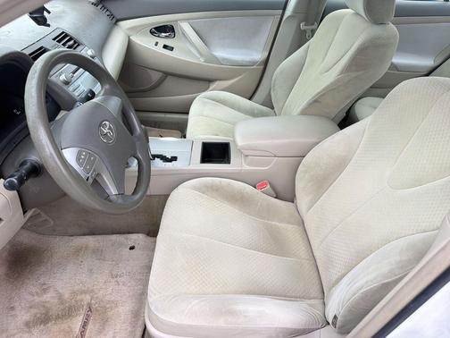 Super White 2008 Toyota Camry LE