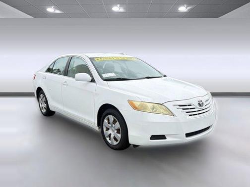 Super White 2008 Toyota Camry LE