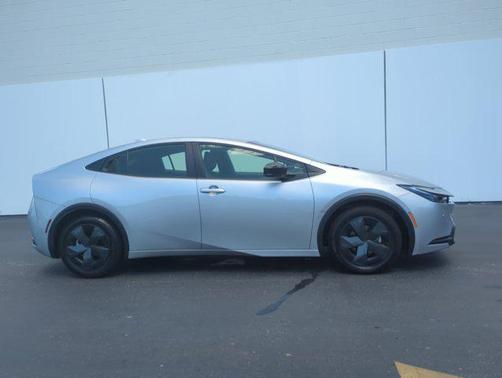 2024 Toyota Prius LE