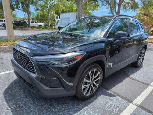 2023 Toyota Corolla Cross XLE