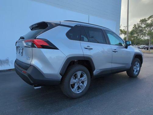 2025 Toyota RAV4 Hybrid XLE