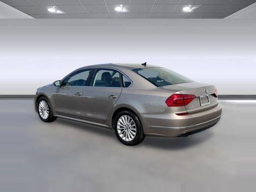 2016 Volkswagen Passat 1.8T SE