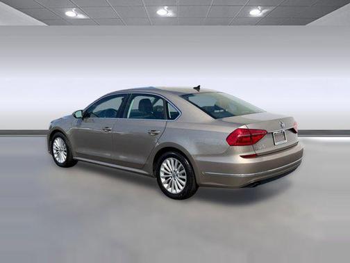 2016 Volkswagen Passat 1.8T SE