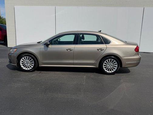 2016 Volkswagen Passat 1.8T SE