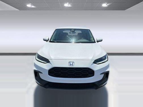 Platinum White Pearl 2024 Honda HR-V LX