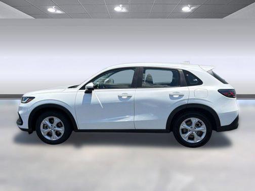 Platinum White Pearl 2024 Honda HR-V LX