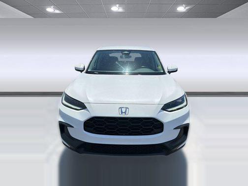 Platinum White Pearl 2024 Honda HR-V LX