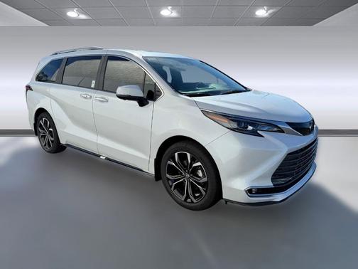 2025 Toyota Sienna Platinum