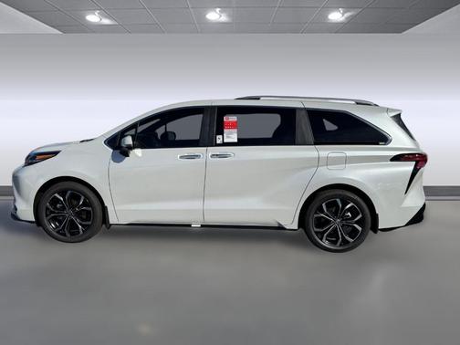 2025 Toyota Sienna Platinum