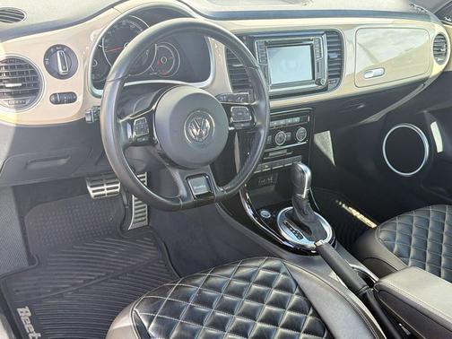 Tan 2019 Volkswagen Beetle 2.0T SE