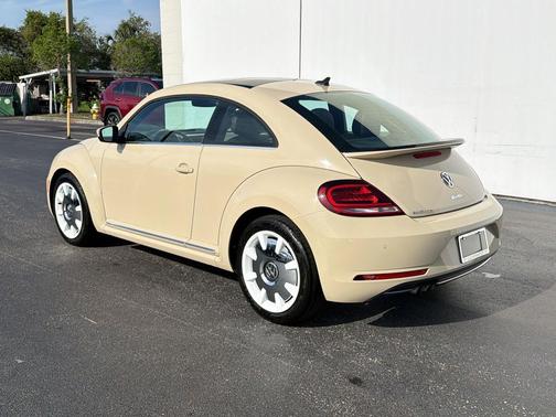 Tan 2019 Volkswagen Beetle 2.0T SE