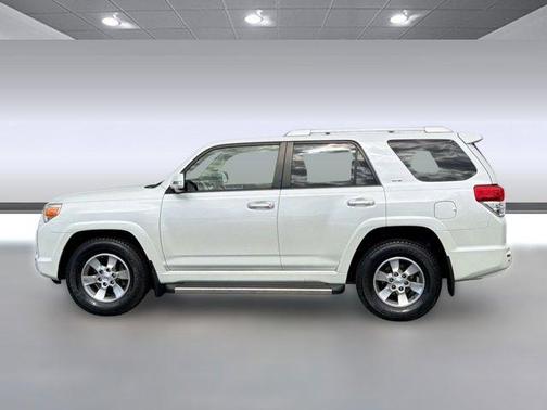 Blizzard Pearl Metallic 2013 Toyota 4Runner SR5