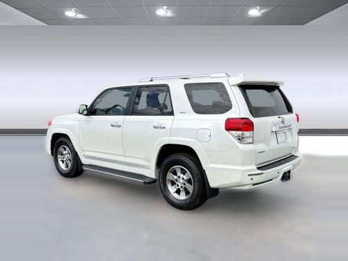 Blizzard Pearl Metallic 2013 Toyota 4Runner SR5