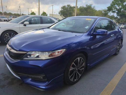 2017 Honda Accord EX-L w/Navigation & Honda Sensing