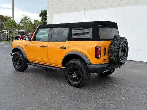 Cyber Orange Metallic Tricoat 2021 Ford Bronco Badlands