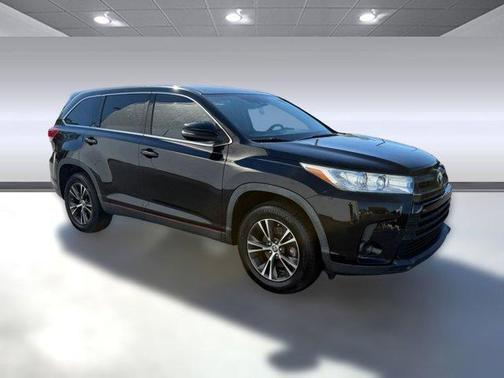 2019 Toyota Highlander LE I4