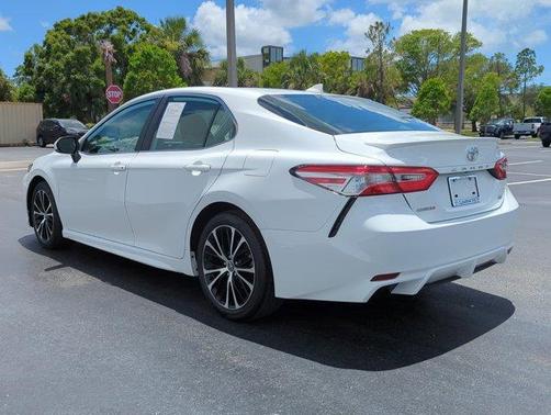 2020 Toyota Camry SE
