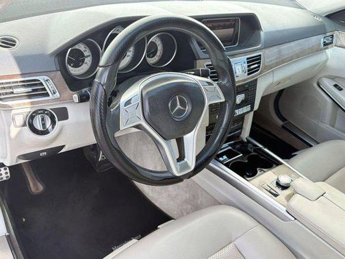 Silver 2014 Mercedes-Benz E-Class E 350 Luxury (4dr Sdn E 350 Luxury RWD)