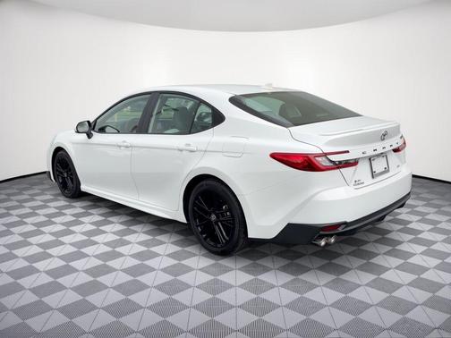 Ice Cap 2026 Toyota Camry SE
