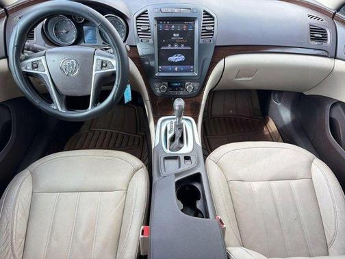 Summit White 2011 Buick Regal CXL
