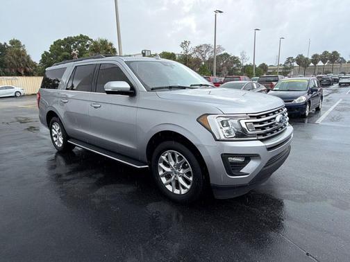 Iconic Silver Metallic 2021 Ford Expedition Max XLT