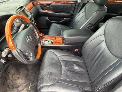 2004 Lexus LS 430 Base