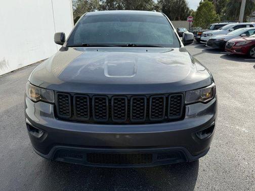 2019 Jeep Grand Cherokee Laredo