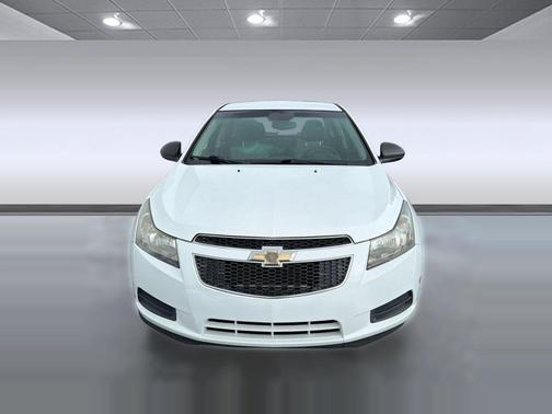 Summit White 2014 Chevrolet Cruze LS