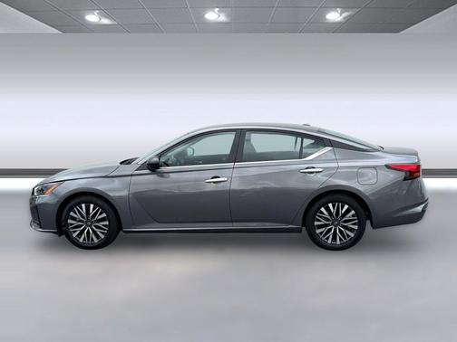 Gun Metallic 2025 Nissan Altima SV FWD