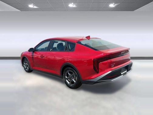 Aurora Black Pearl 2025 Kia K4 LXS