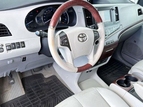 Silver Sky Metallic 2013 Toyota Sienna Limited