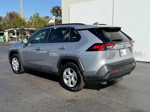 2021 Toyota RAV4 Hybrid XLE