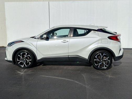 Blizzard Pearl 2021 Toyota C-HR XLE