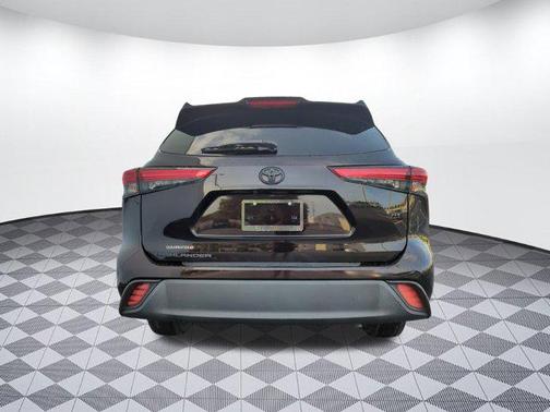 2021 Toyota Highlander L