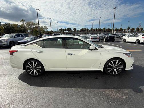 2020 Nissan Altima Platinum FWD