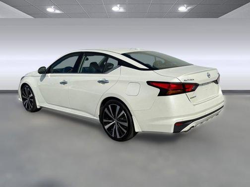 2020 Nissan Altima Platinum FWD