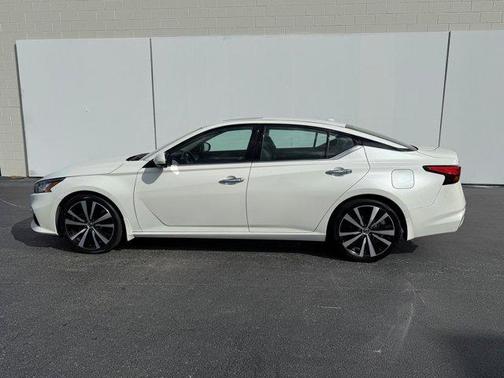 2020 Nissan Altima Platinum FWD